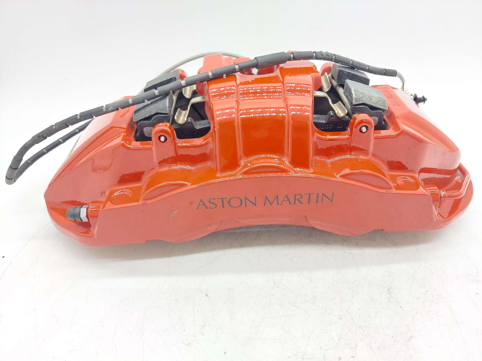 2024 ASTON MARTIN DB12 VOLANTE FRONT LEFT BRAKE CALIPER RED *CHIPPED*