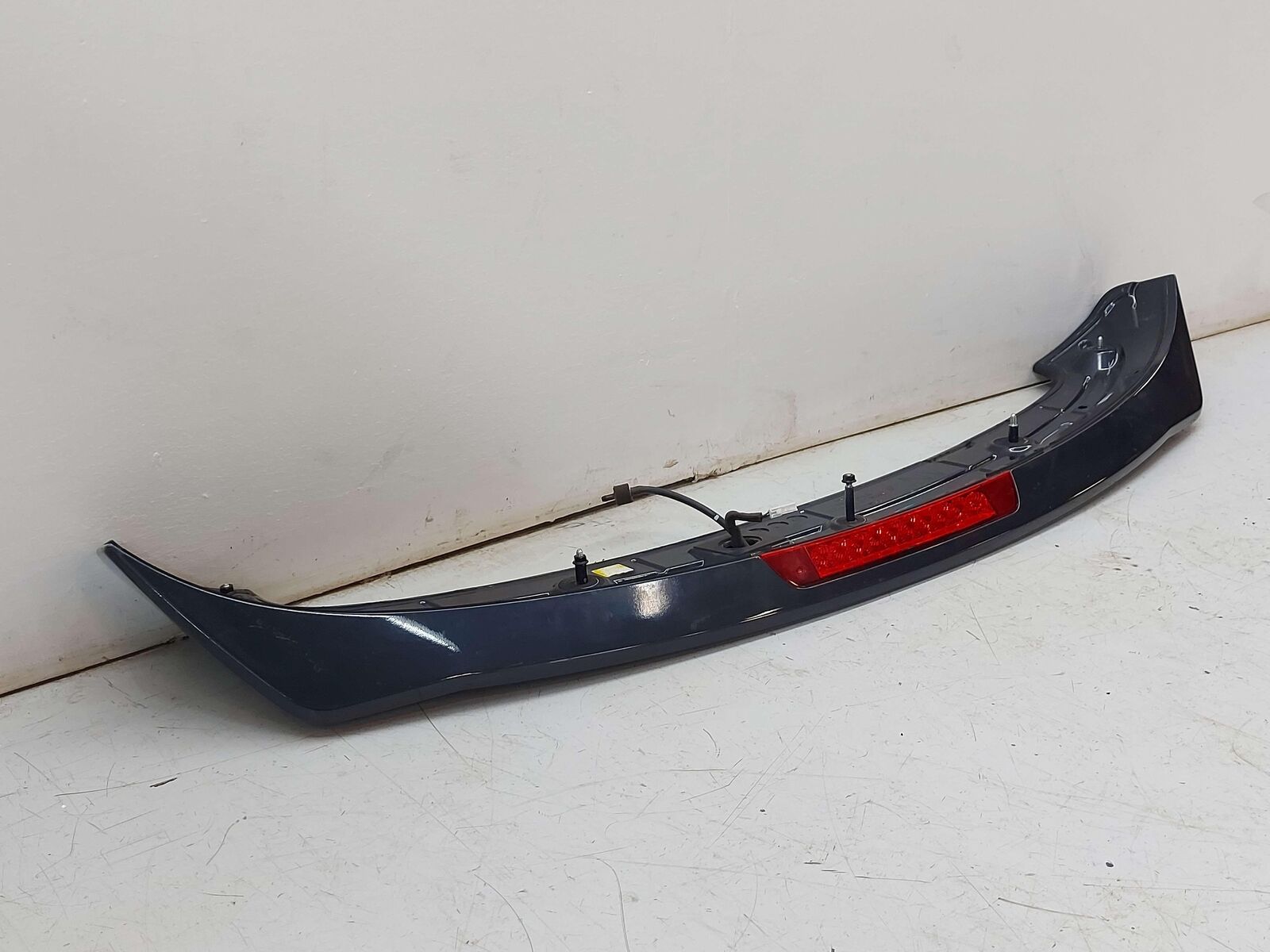 13-18 HYUNDAI SANTA FE REAR SPOILER BLUE 87210-4Z000 *SCRATCHES*