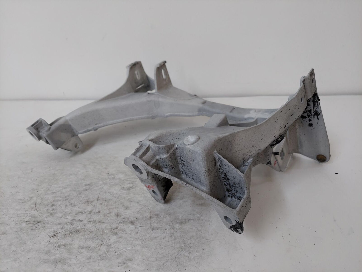 14-19 PORSCHE CAYMAN 718 REAR RIGHT SUB FRAME CROSSMEMBER SIDE END SECTION