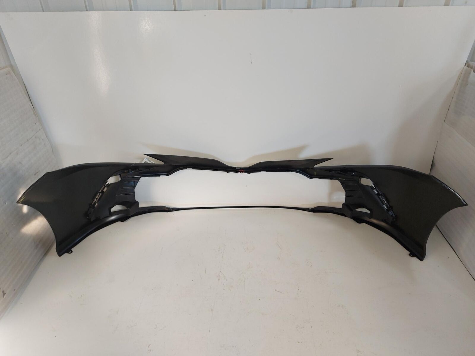 2021 Toyota Camry Front Bumper Cover Only 52119-06D00 4J1 Small Crack Top Center