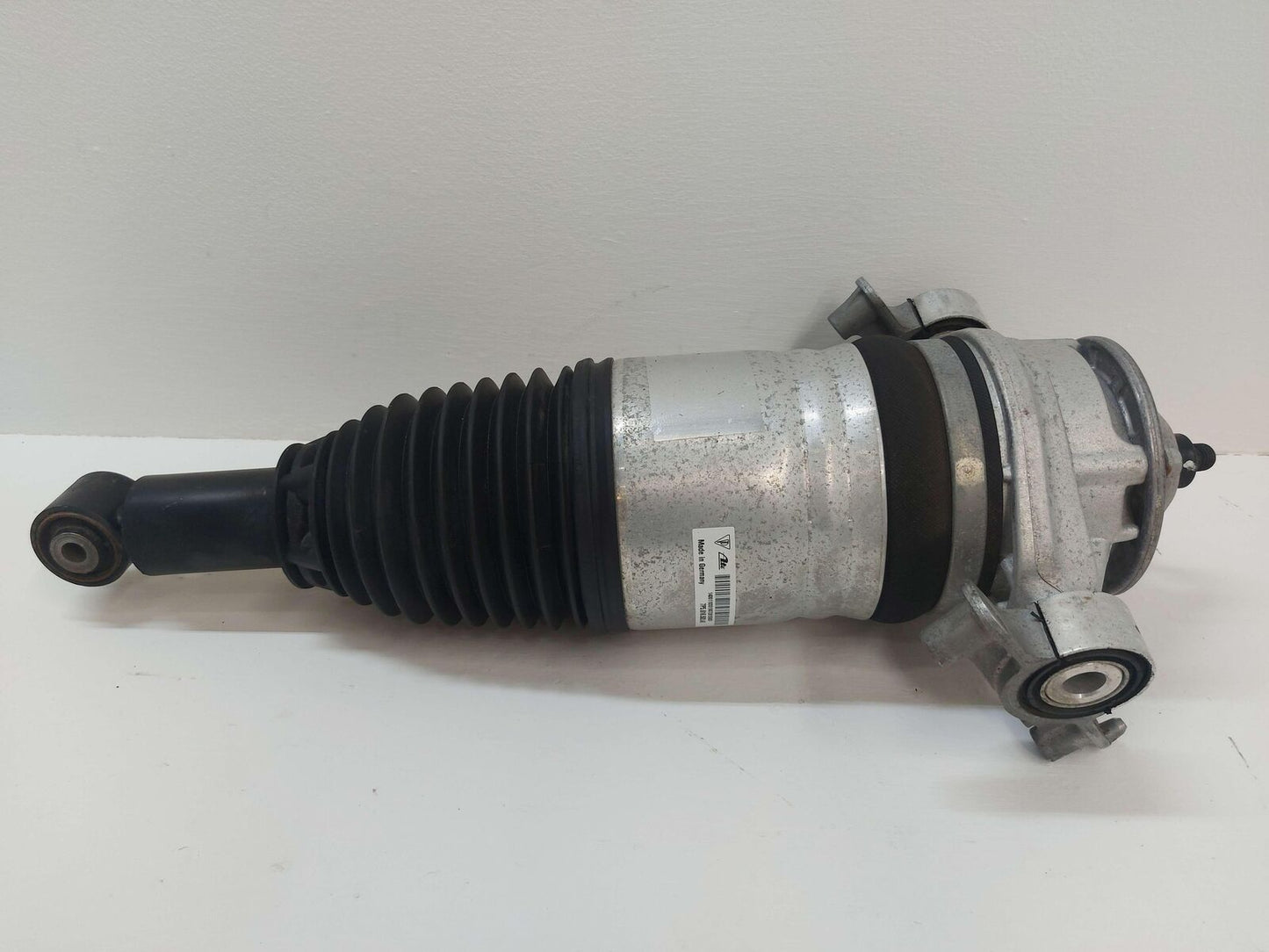 13 14 16 17 18 PORSCHE CAYENNE GTS 958 REAR LEFT STRUT AIR SPRING SUSPENSION