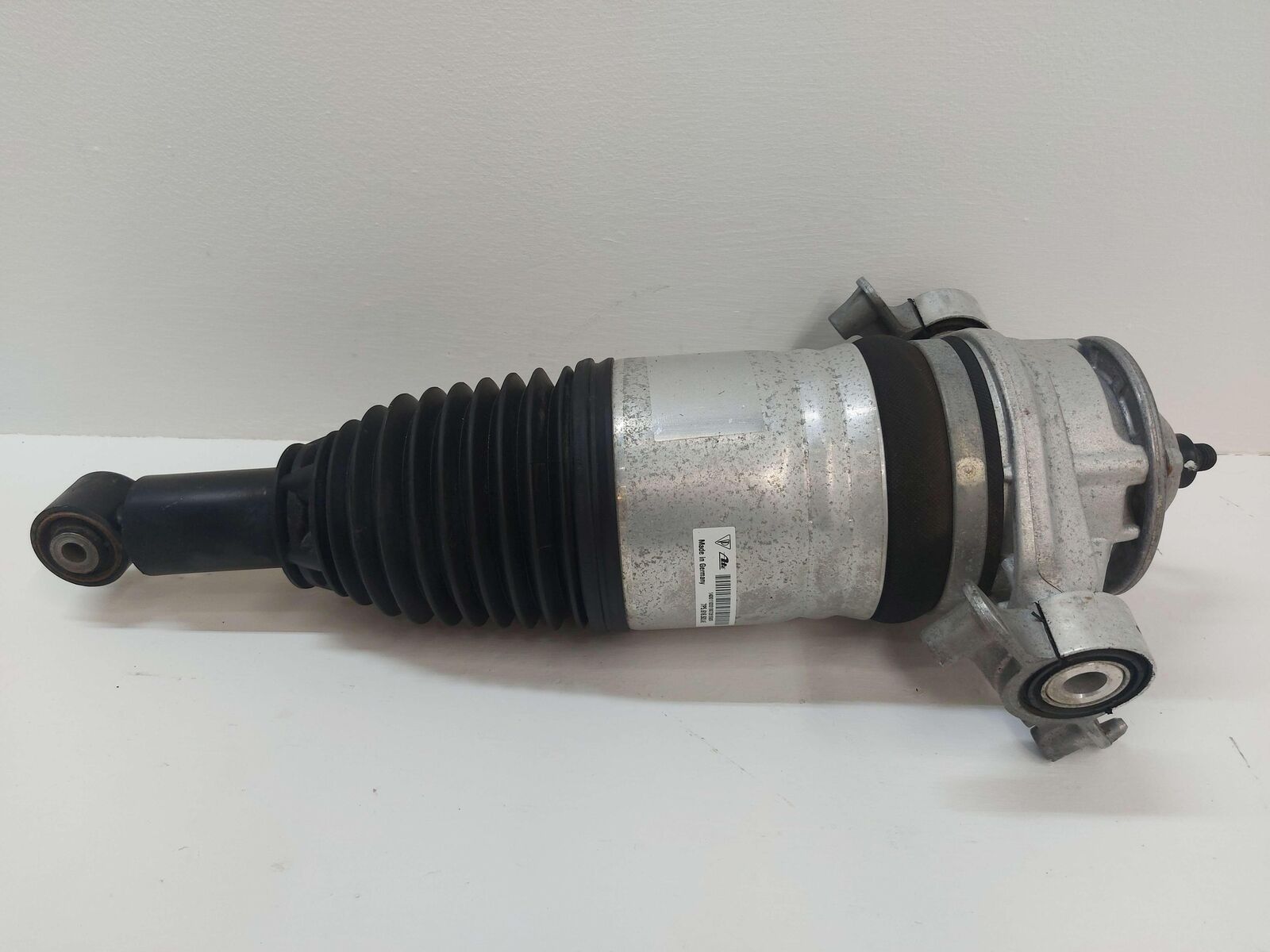 13 14 16 17 18 PORSCHE CAYENNE GTS 958 REAR LEFT STRUT AIR SPRING SUSPENSION